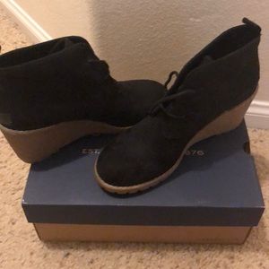 G.H. Bass & CO boot  wedges 7.5